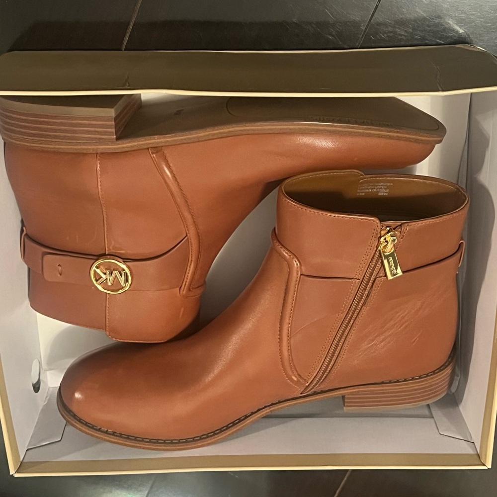 Michael Kors Women's Camel Tan Ankle Boots sz 9.5 - $250 MSRP NWB